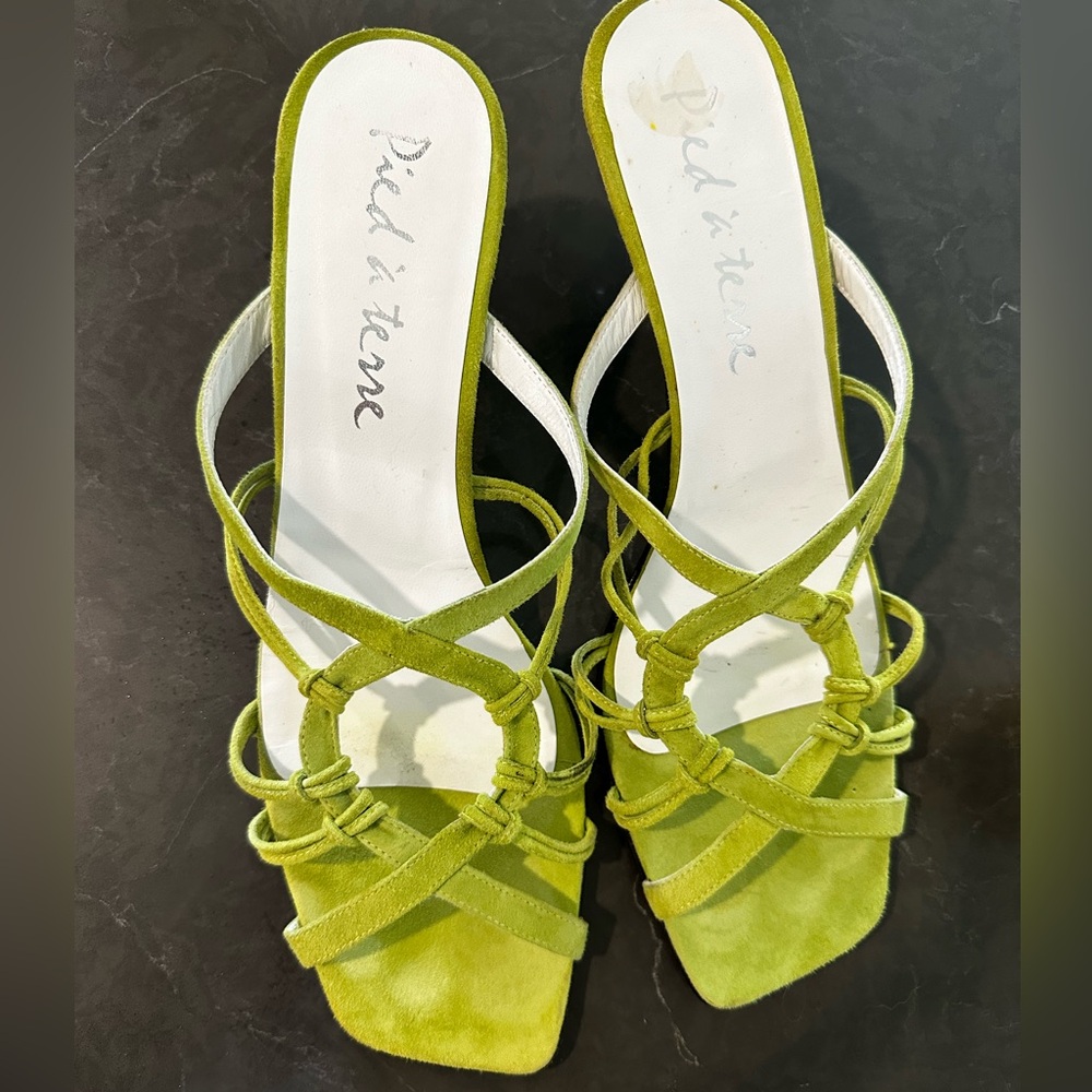Vintage green kitten heel sandal